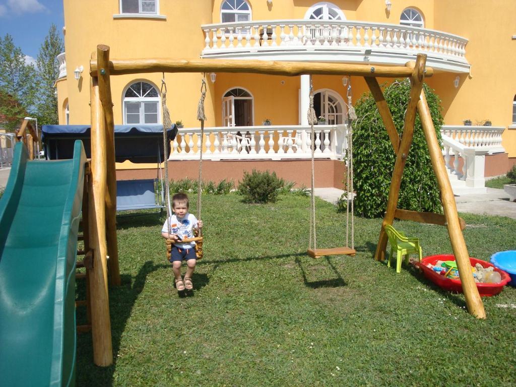 Hotel Kastely Panzio Ii. Hajdúszoboszló Exterior foto